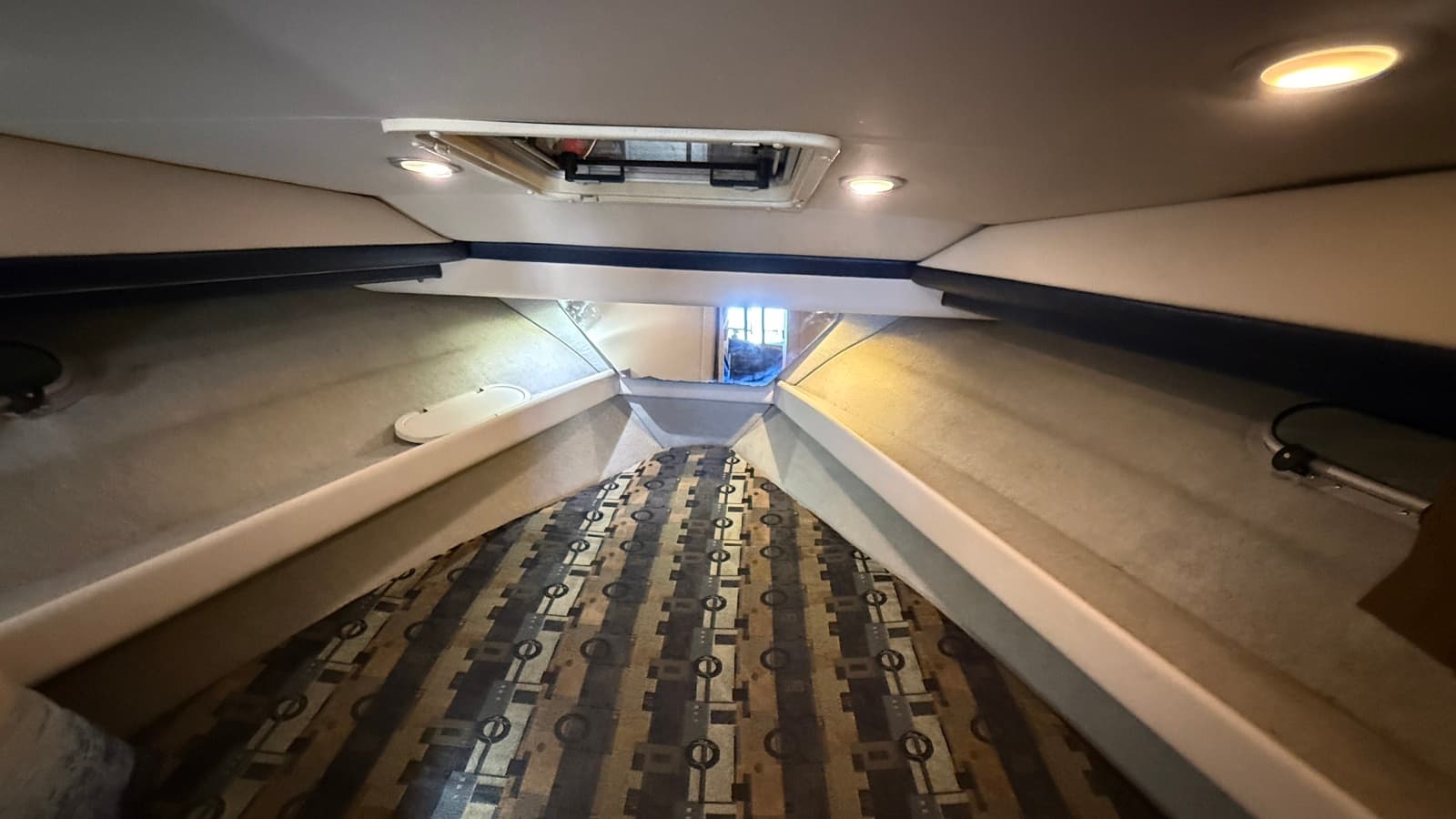 1992 Bayliner 3688 Motoryacht - Photo 53