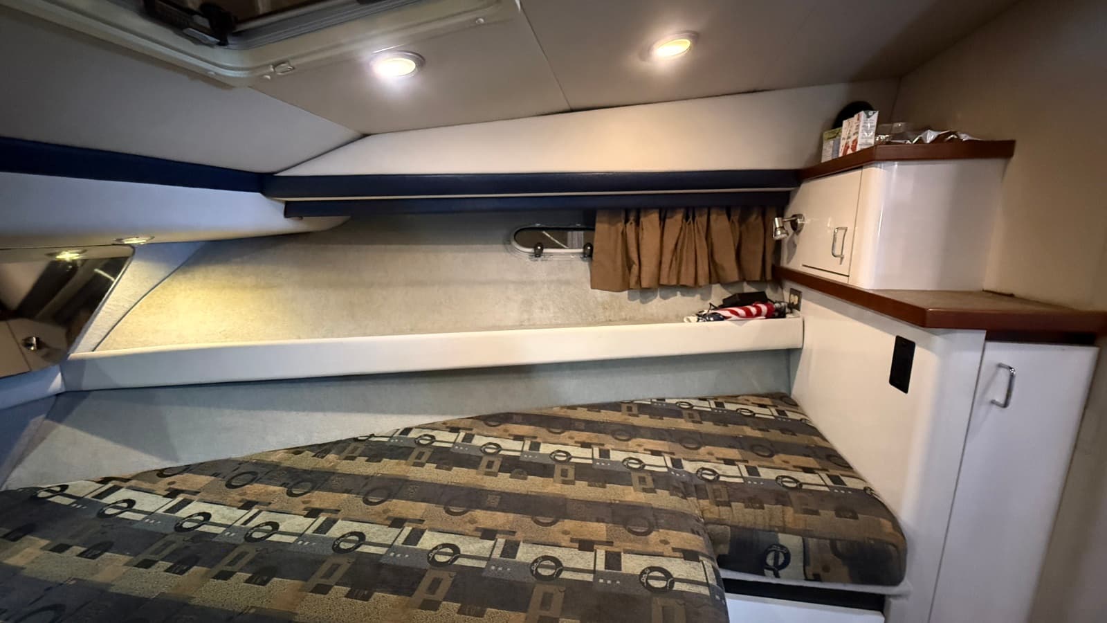 1992 Bayliner 3688 Motoryacht - Photo 55