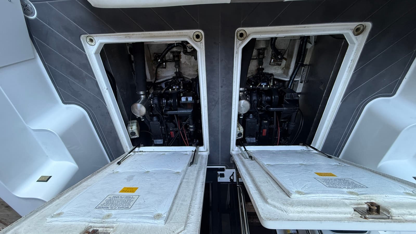 1992 Bayliner 3688 Motoryacht - Photo 59