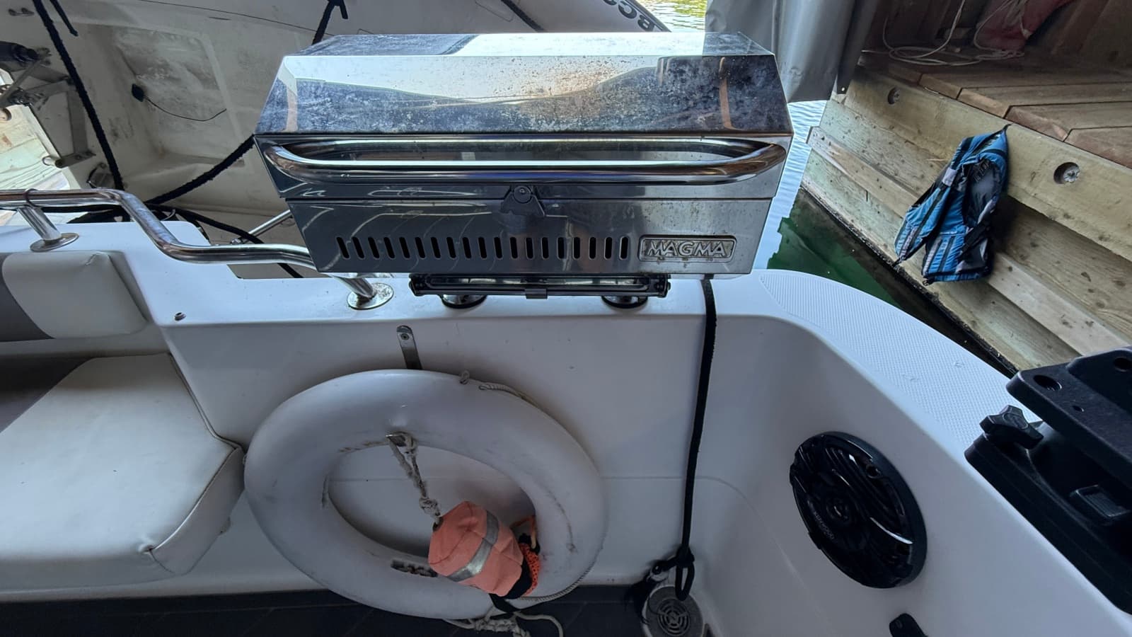 1992 Bayliner 3688 Motoryacht - Photo 80