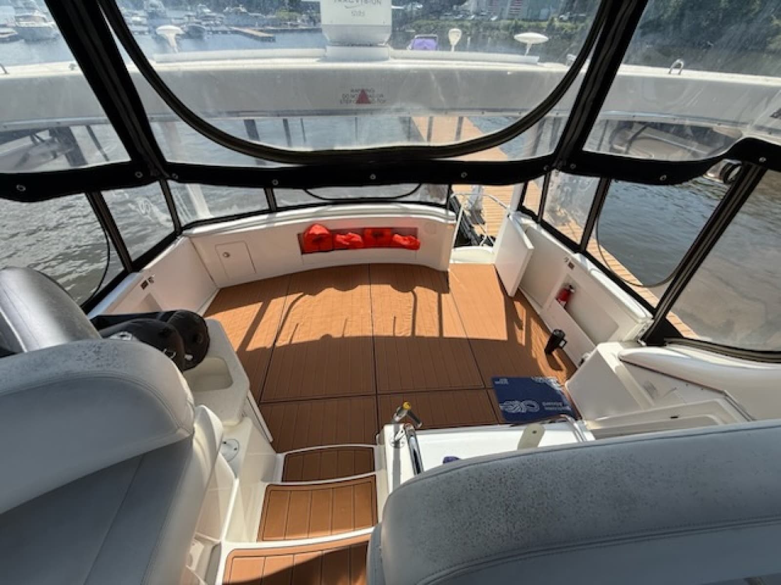2004 Silverton 43 Motor Yacht - Photo 13