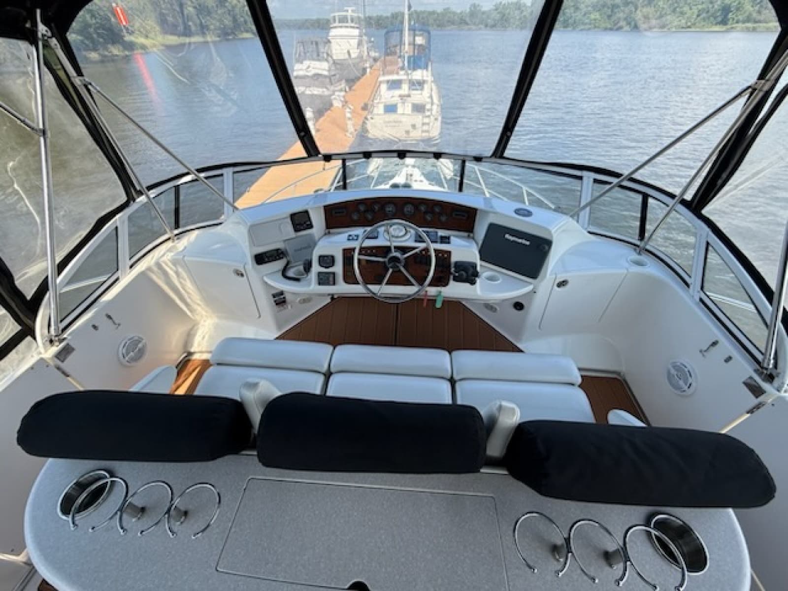 2004 Silverton 43 Motor Yacht - Photo 14