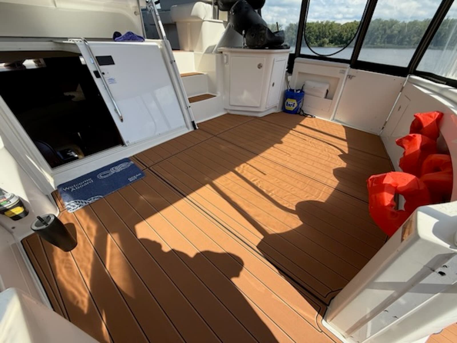 2004 Silverton 43 Motor Yacht - Photo 17
