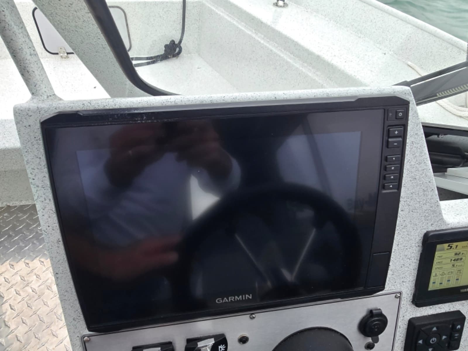 2024 KingFisher 2425 Escape HT - Photo 8