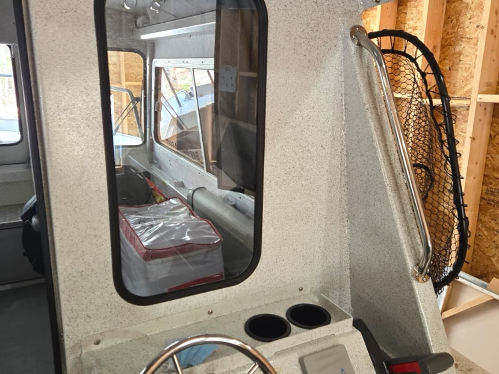 2024 KingFisher 2425 Escape HT - Photo 10
