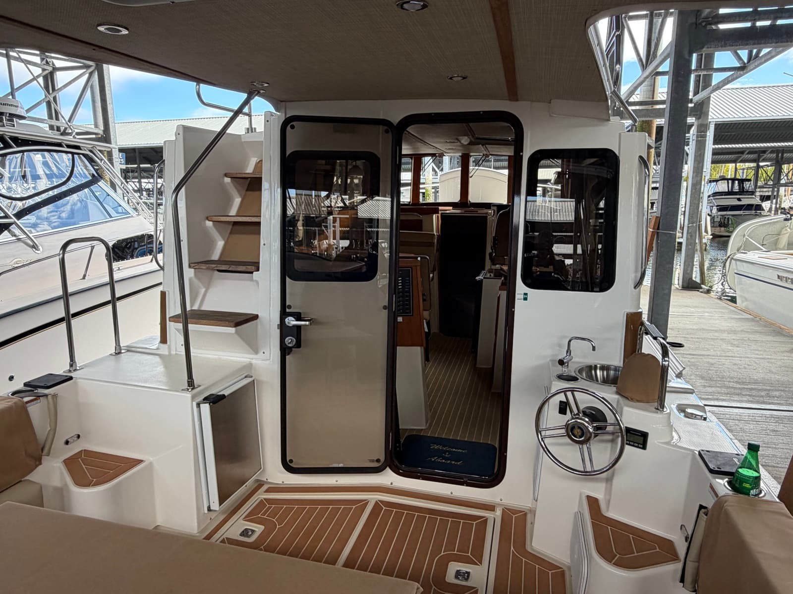 2021 Ranger Tugs R-31 CB - Photo 17