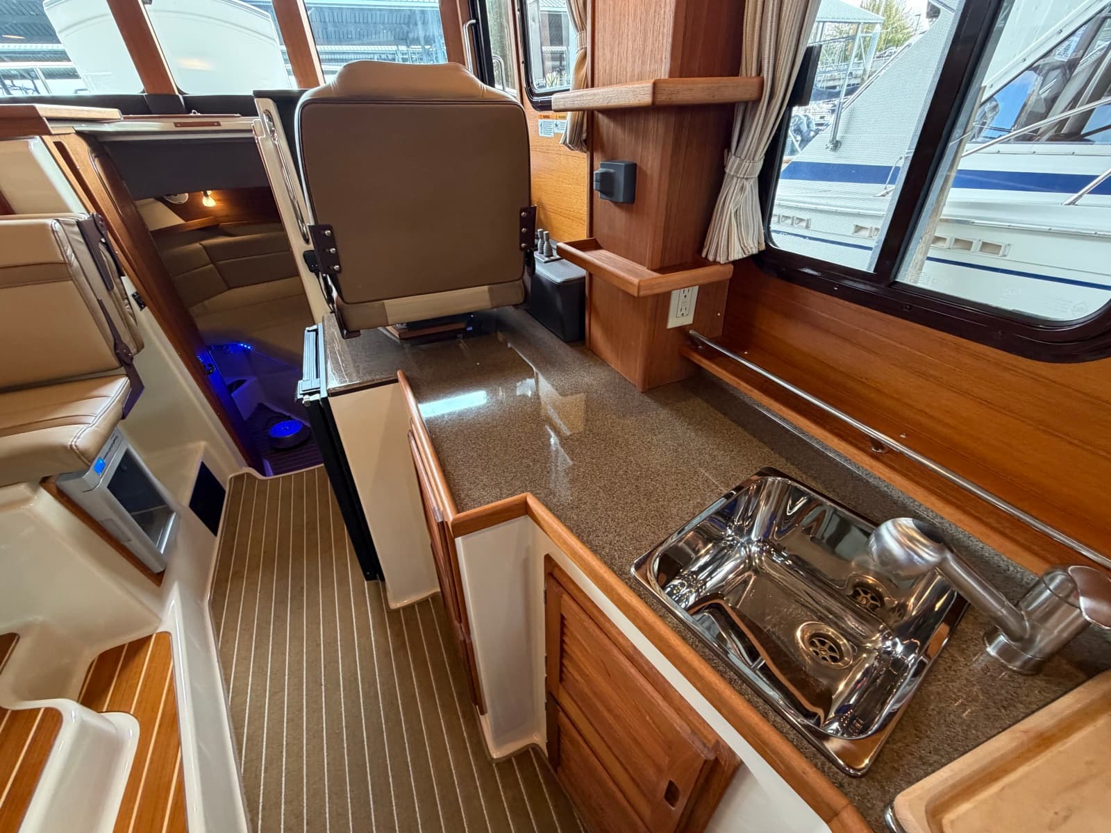 2021 Ranger Tugs R-31 CB - Photo 55
