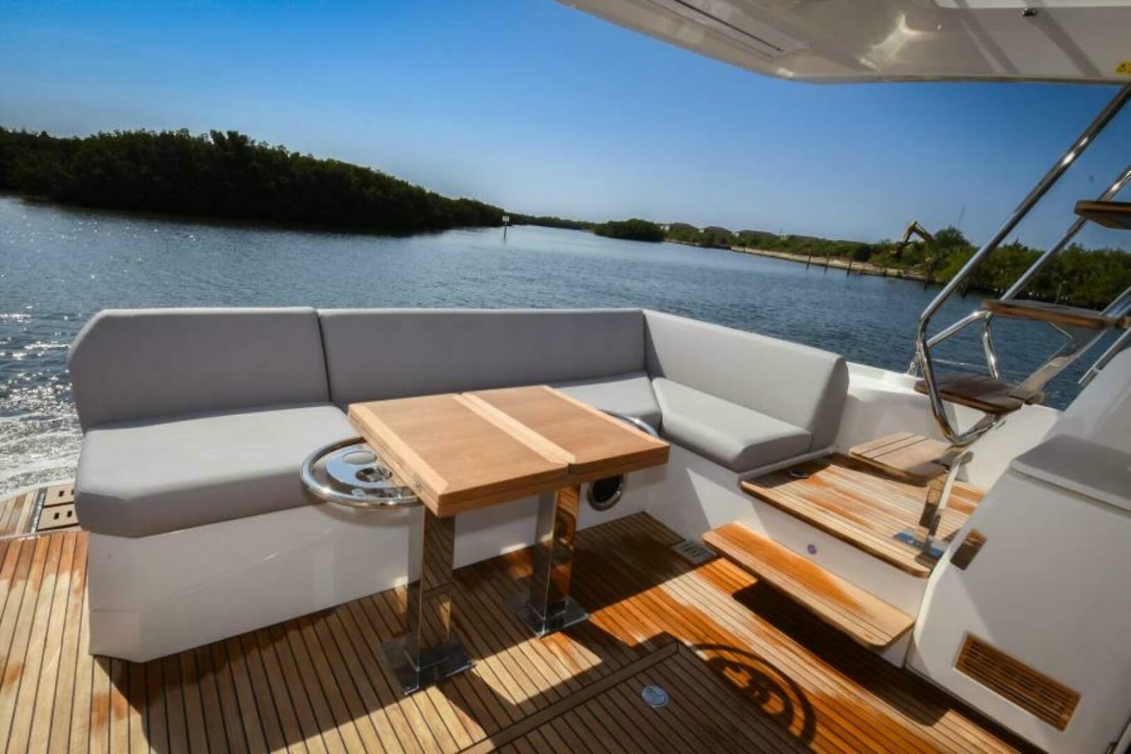 2023 Prestige 520 Flybridge - Photo 19