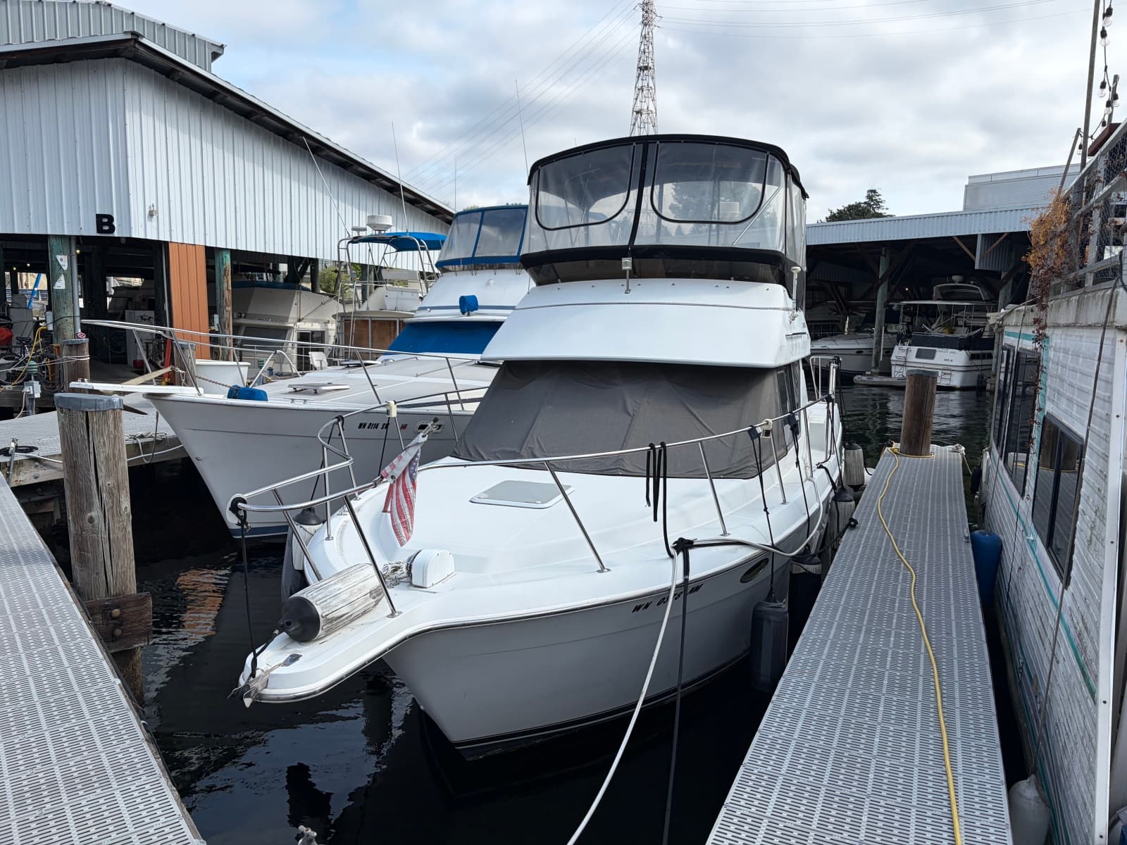 1996 Carver 325 Aft Cabin Motor Yacht - Photo 1