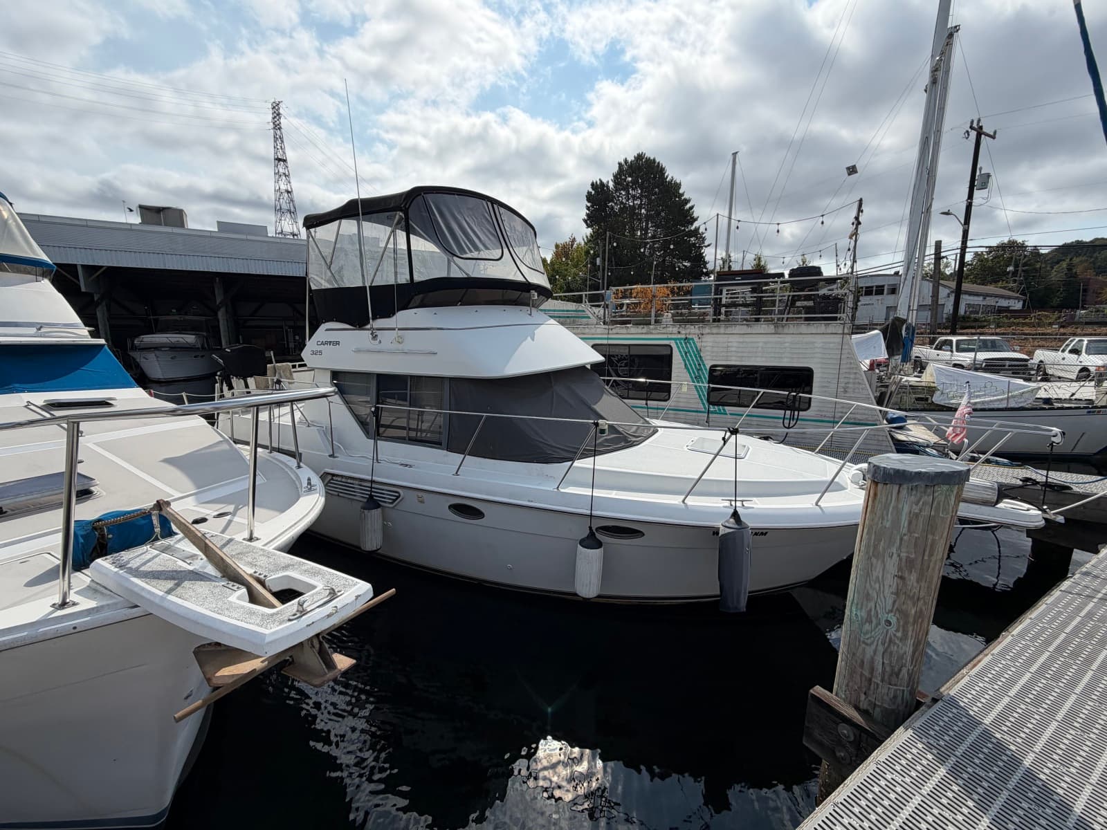 1996 Carver 325 Aft Cabin Motor Yacht - Photo 3