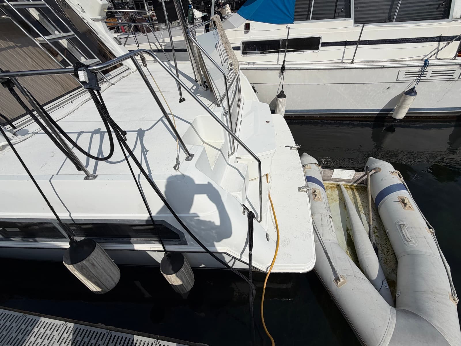 1996 Carver 325 Aft Cabin Motor Yacht - Photo 4