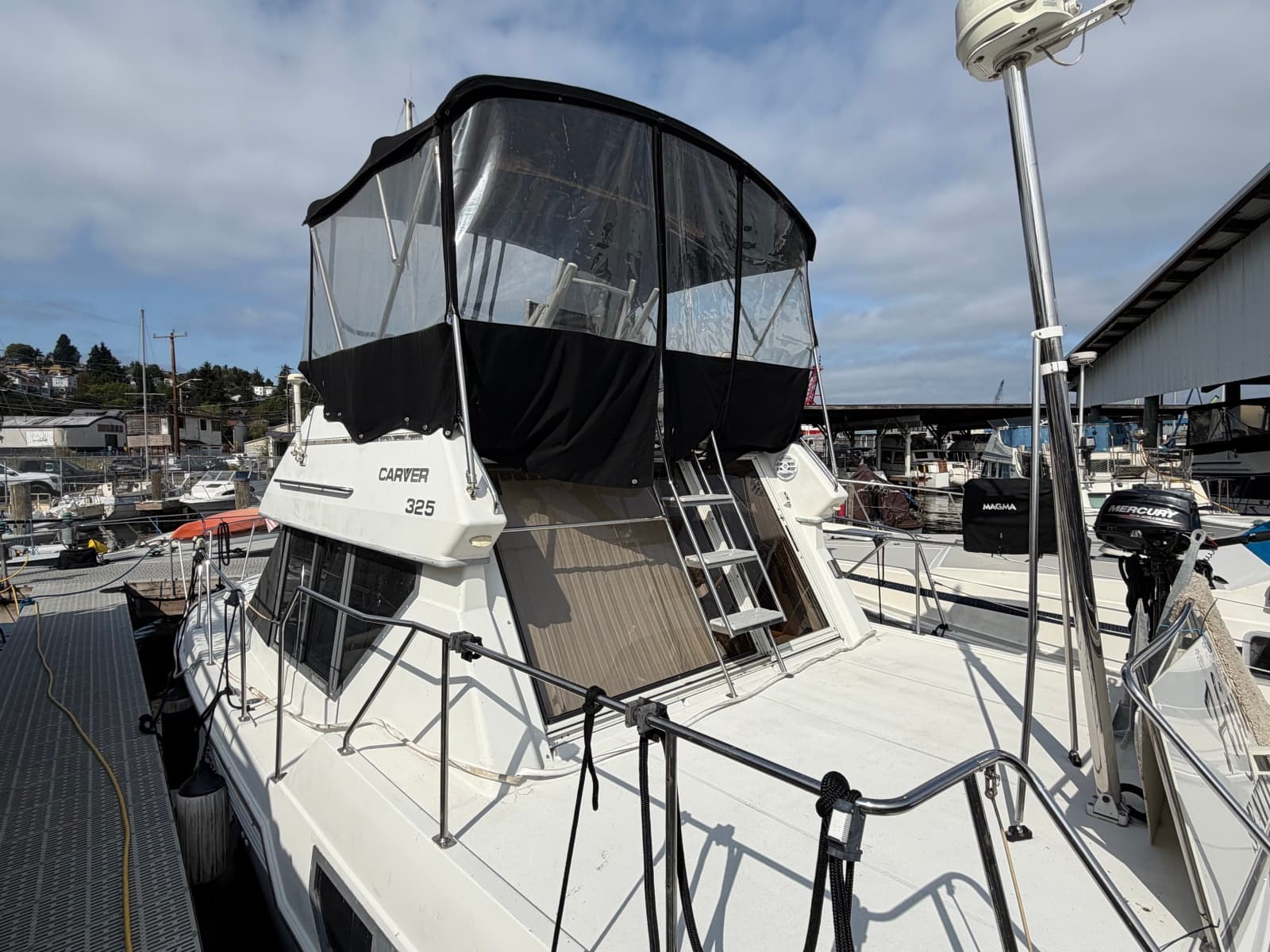 1996 Carver 325 Aft Cabin Motor Yacht - Photo 5