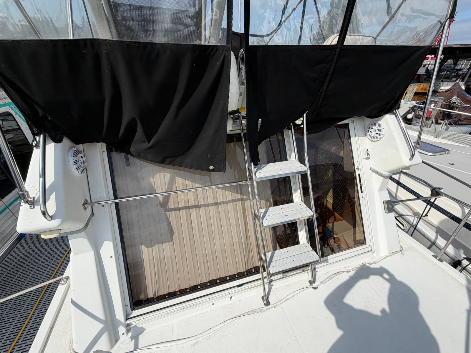 1996 Carver 325 Aft Cabin Motor Yacht - Photo 6