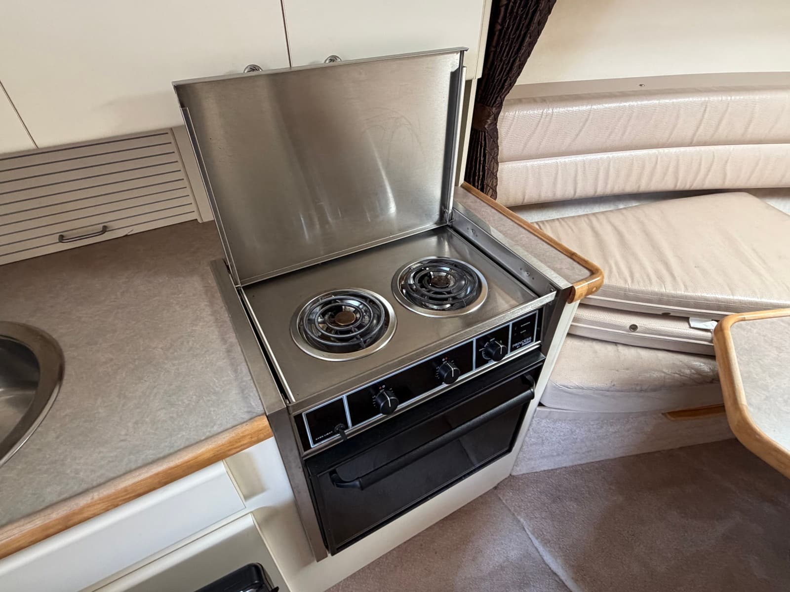 1996 Carver 325 Aft Cabin Motor Yacht - Photo 18