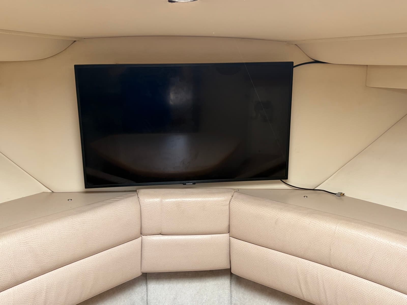 1996 Carver 325 Aft Cabin Motor Yacht - Photo 23