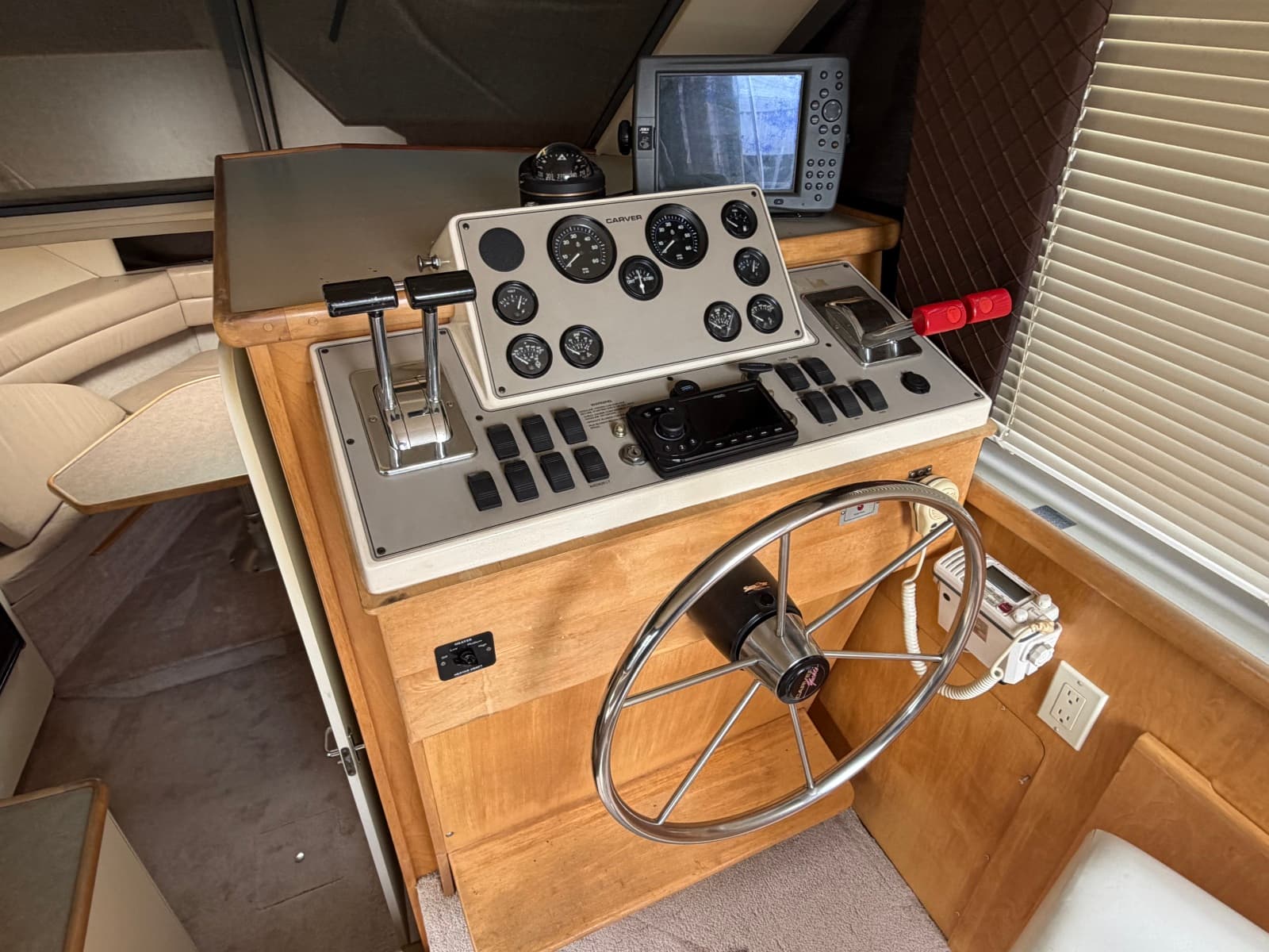 1996 Carver 325 Aft Cabin Motor Yacht - Photo 24