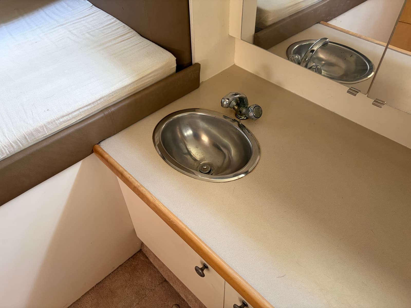 1996 Carver 325 Aft Cabin Motor Yacht - Photo 30