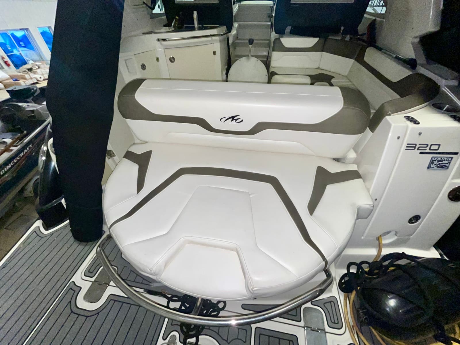 2012 Monterey 320 Sport Yacht - Photo 12