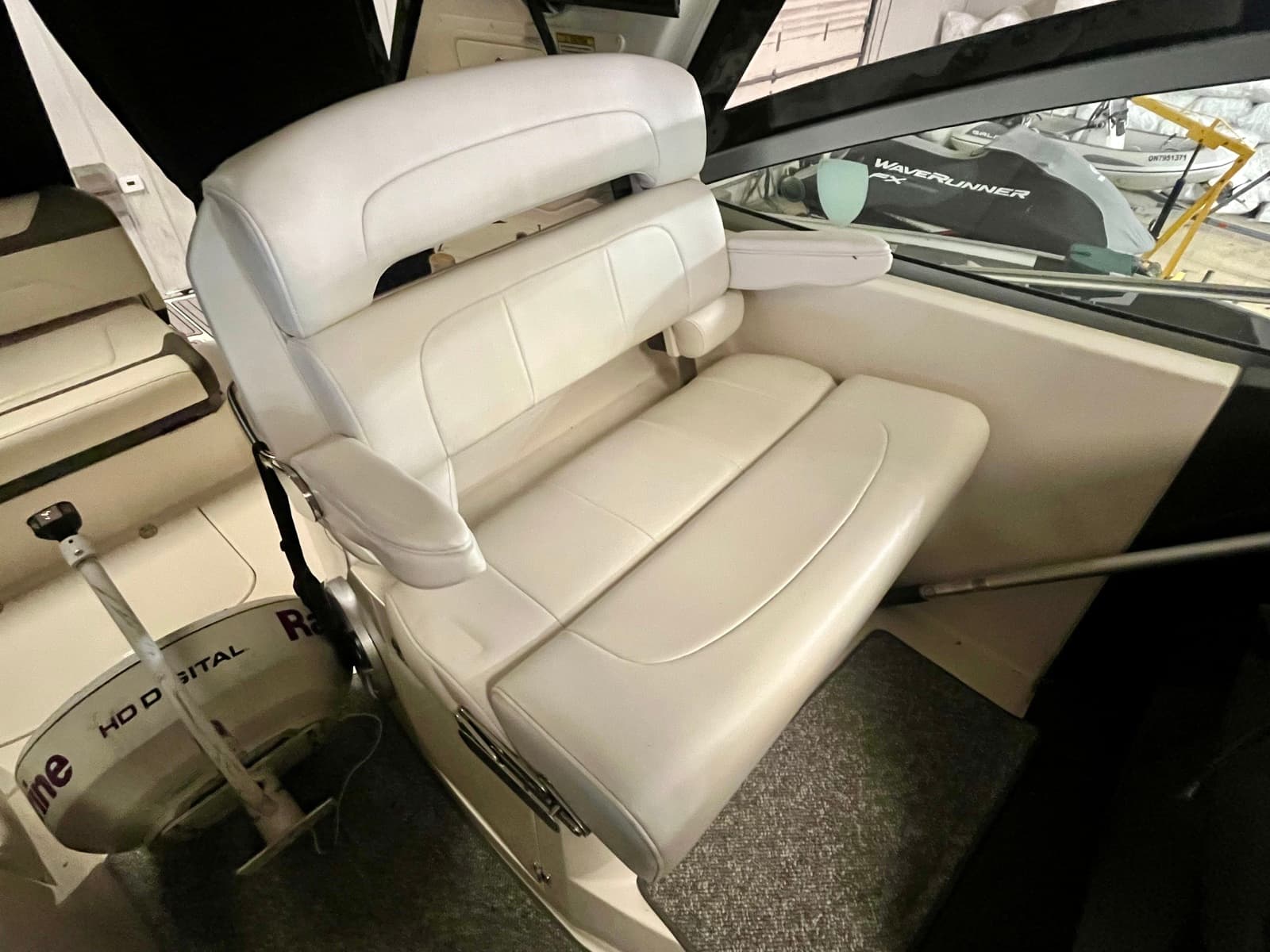 2012 Monterey 320 Sport Yacht - Photo 18