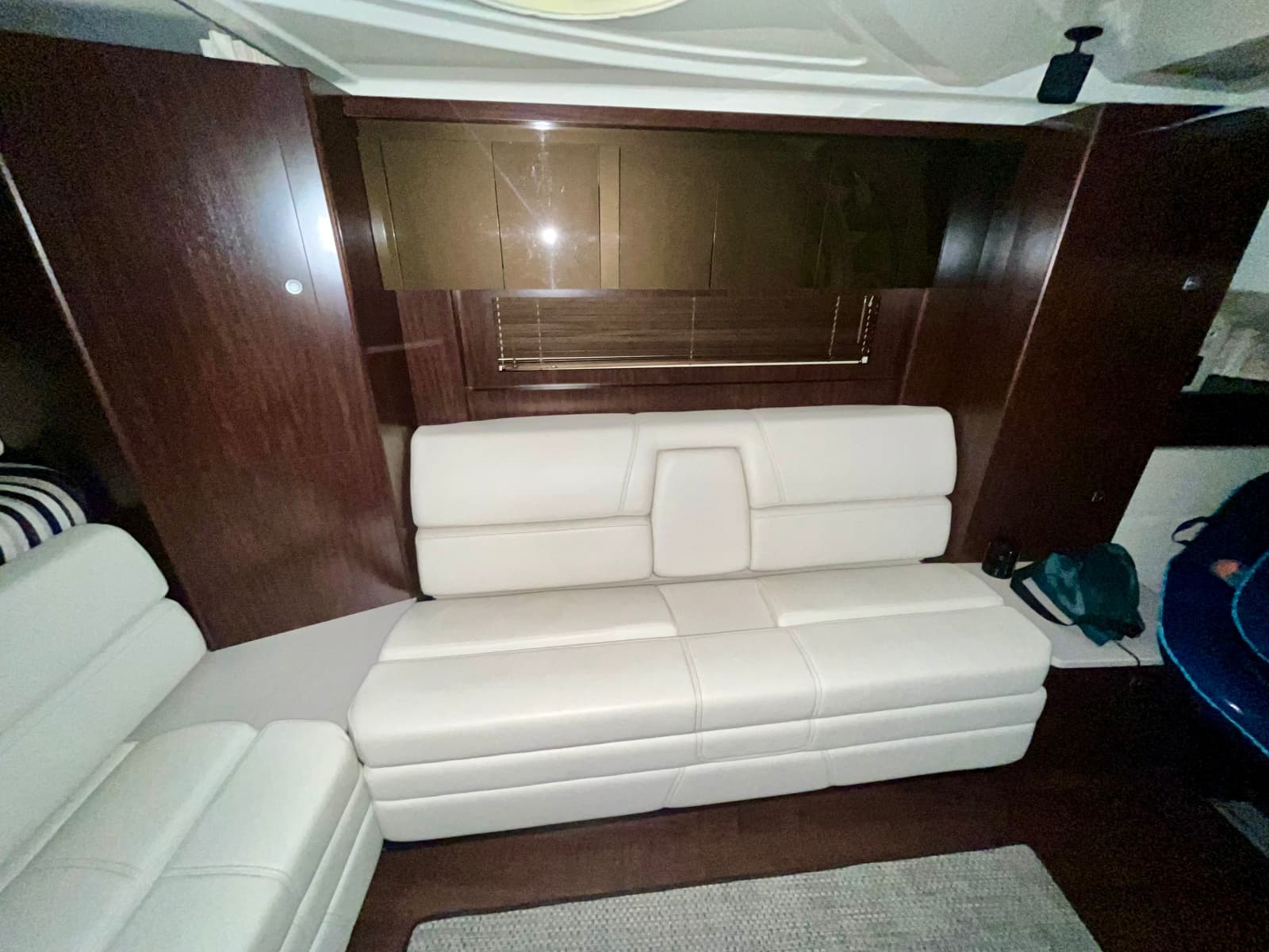2012 Monterey 320 Sport Yacht - Photo 32