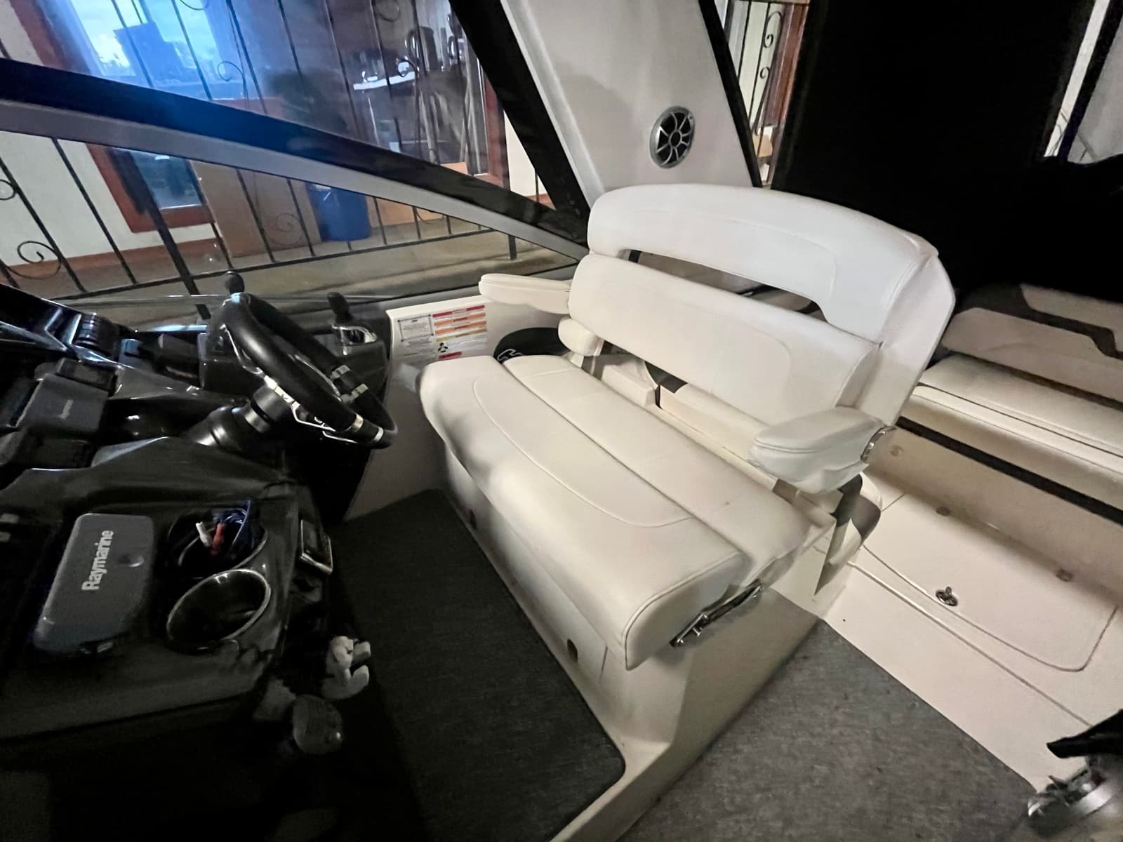 2012 Monterey 320 Sport Yacht - Photo 19