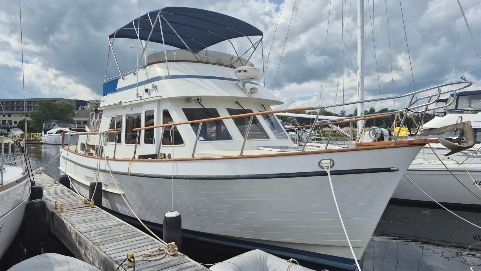 1985 Ocean Alexander 38 Double Cabin - Photo 3