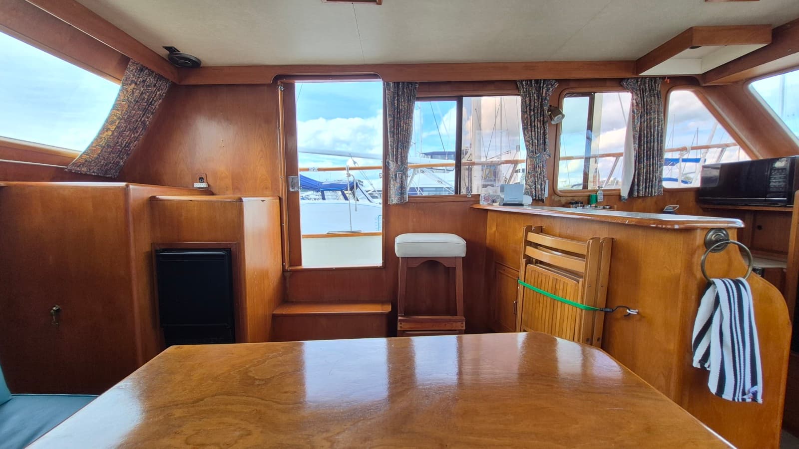 1985 Ocean Alexander 38 Double Cabin - Photo 19