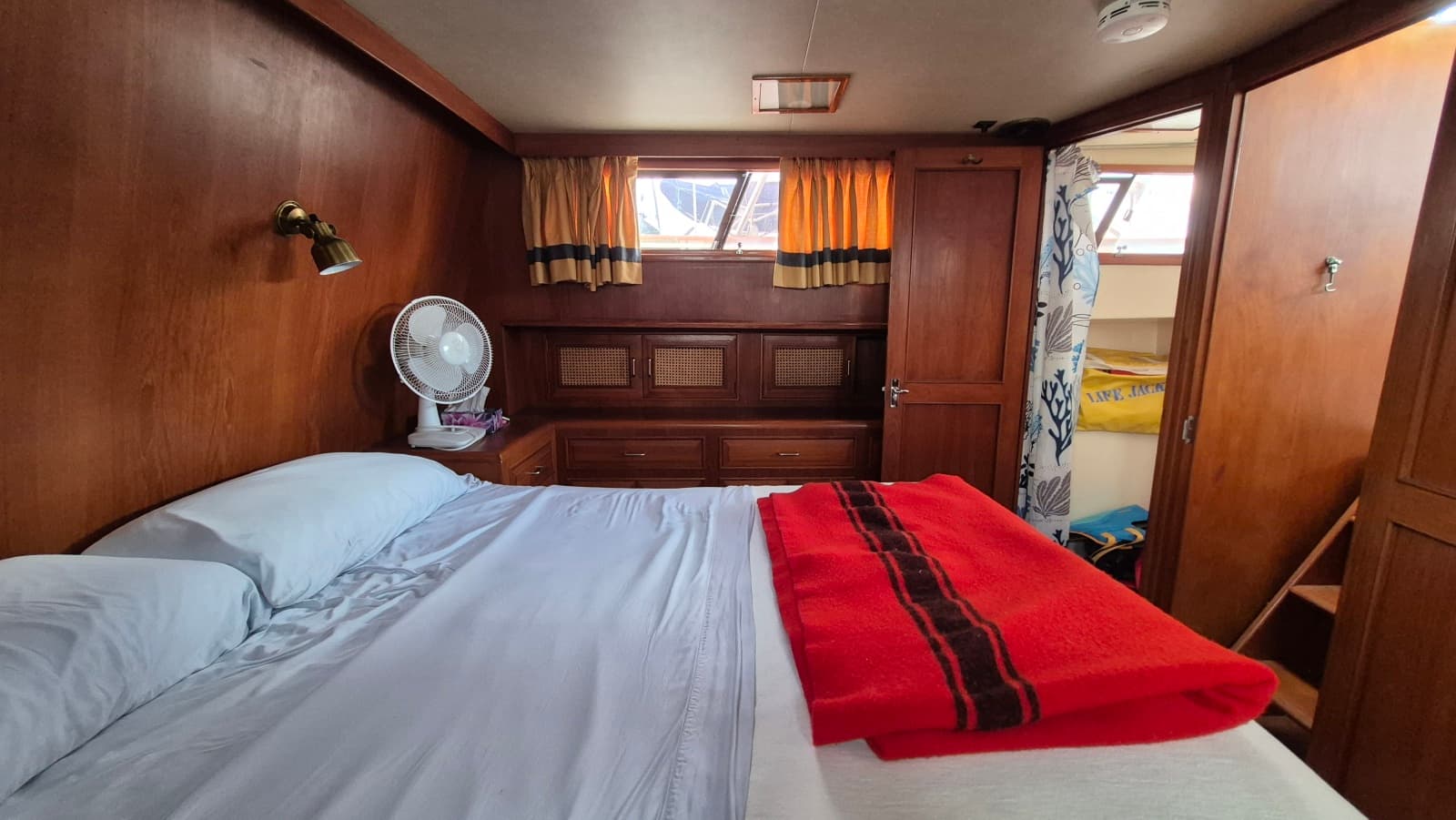 1985 Ocean Alexander 38 Double Cabin - Photo 26