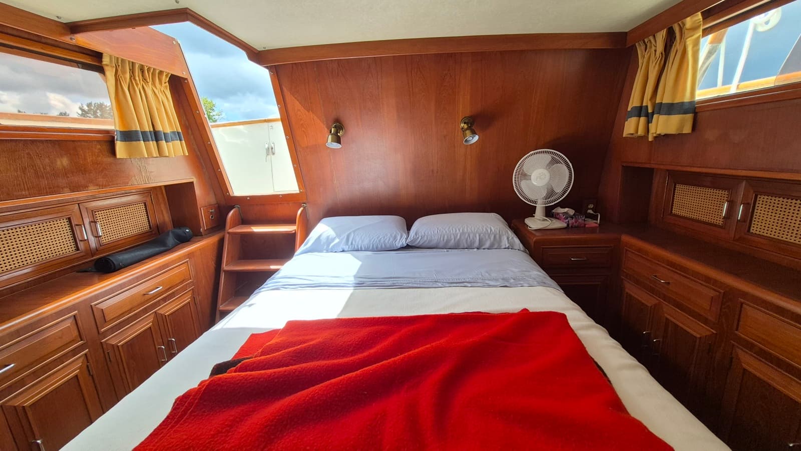 1985 Ocean Alexander 38 Double Cabin - Photo 21