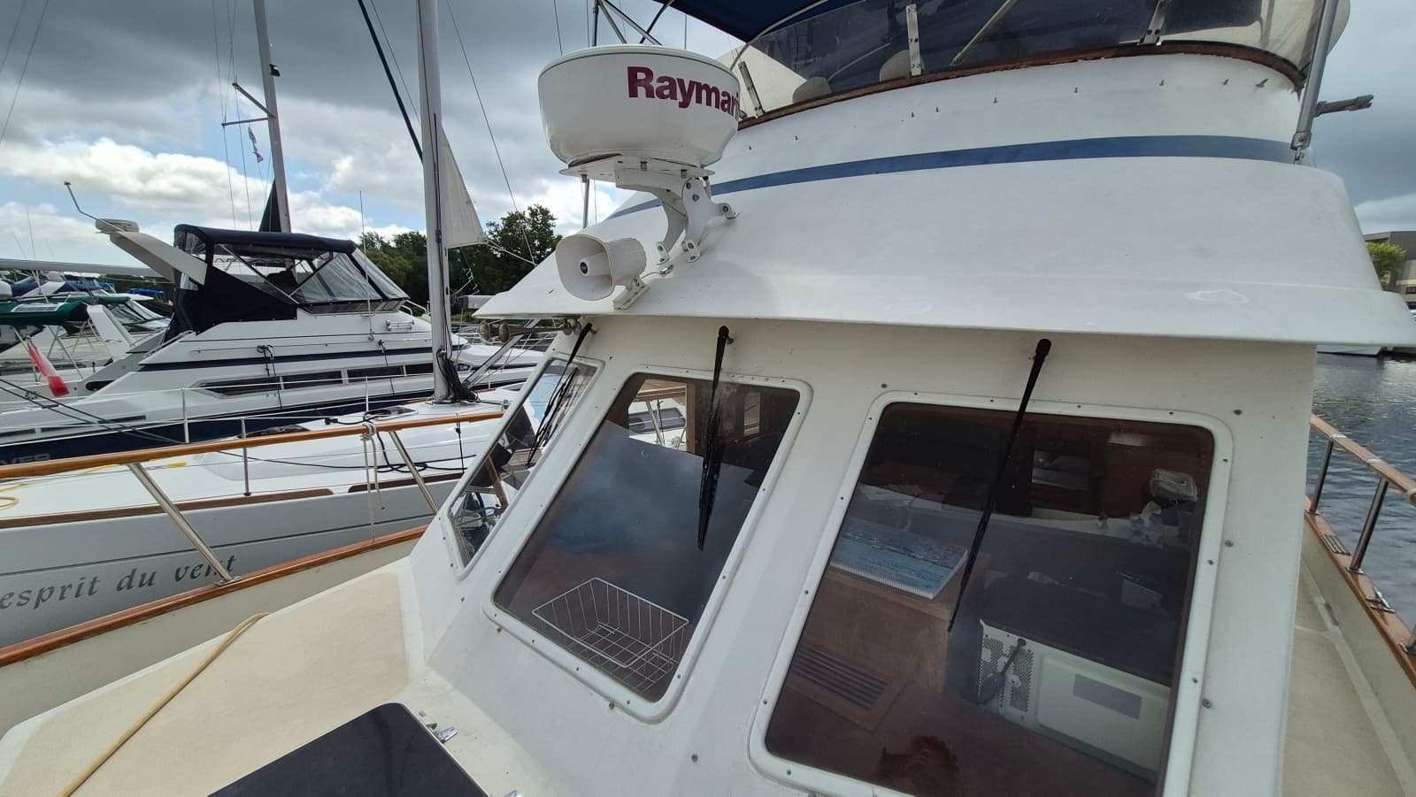 1985 Ocean Alexander 38 Double Cabin - Photo 7