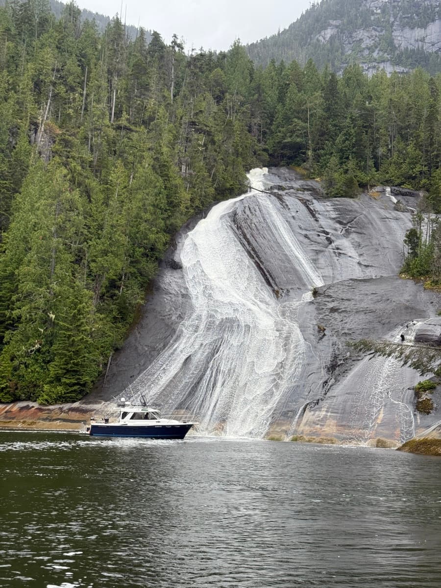 2017 Cutwater C-28 - Photo 5