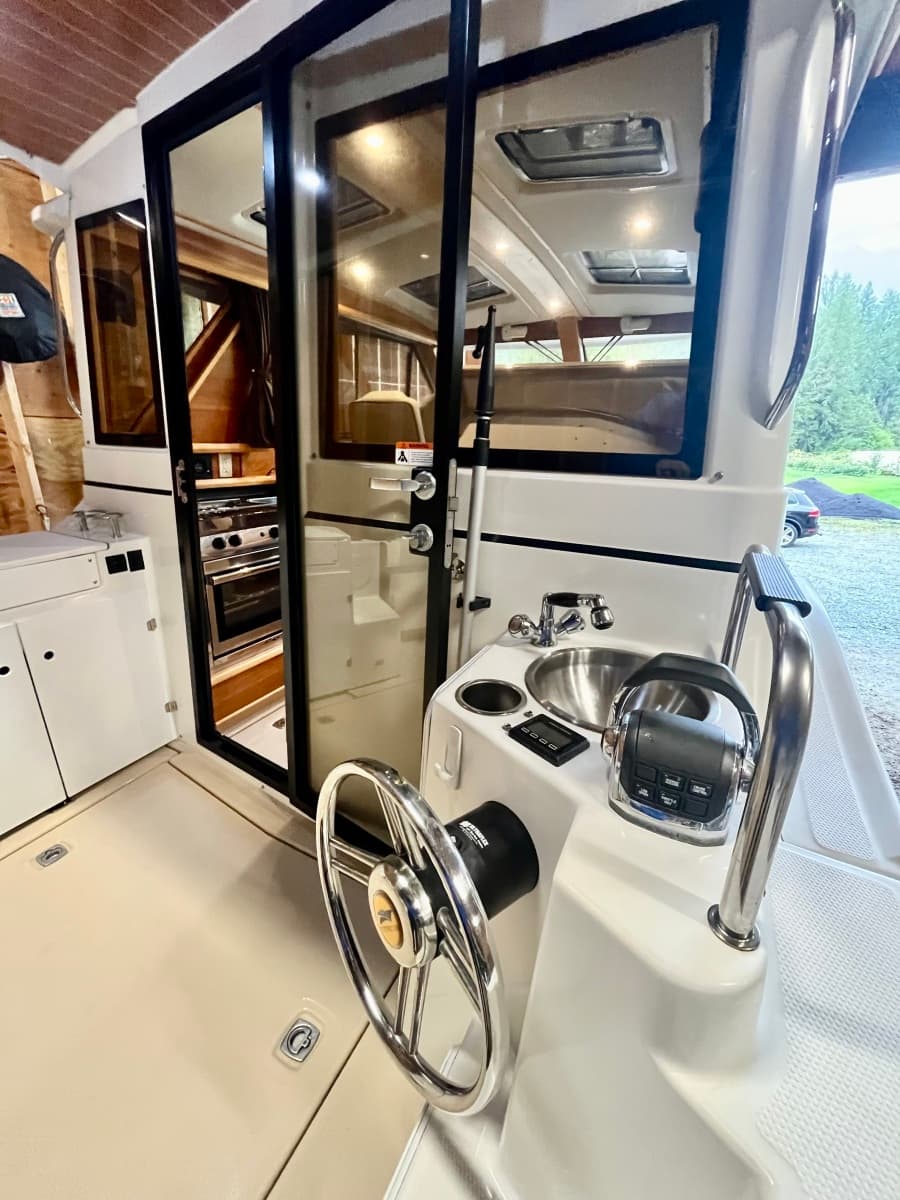 2017 Cutwater C-28 - Photo 11