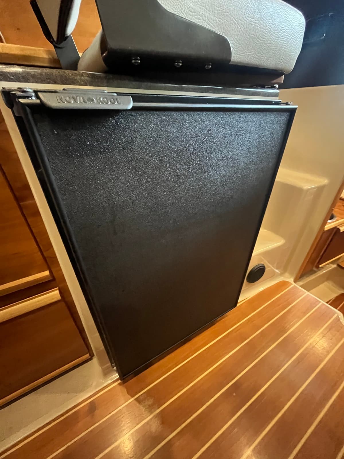 2017 Cutwater C-28 - Photo 20
