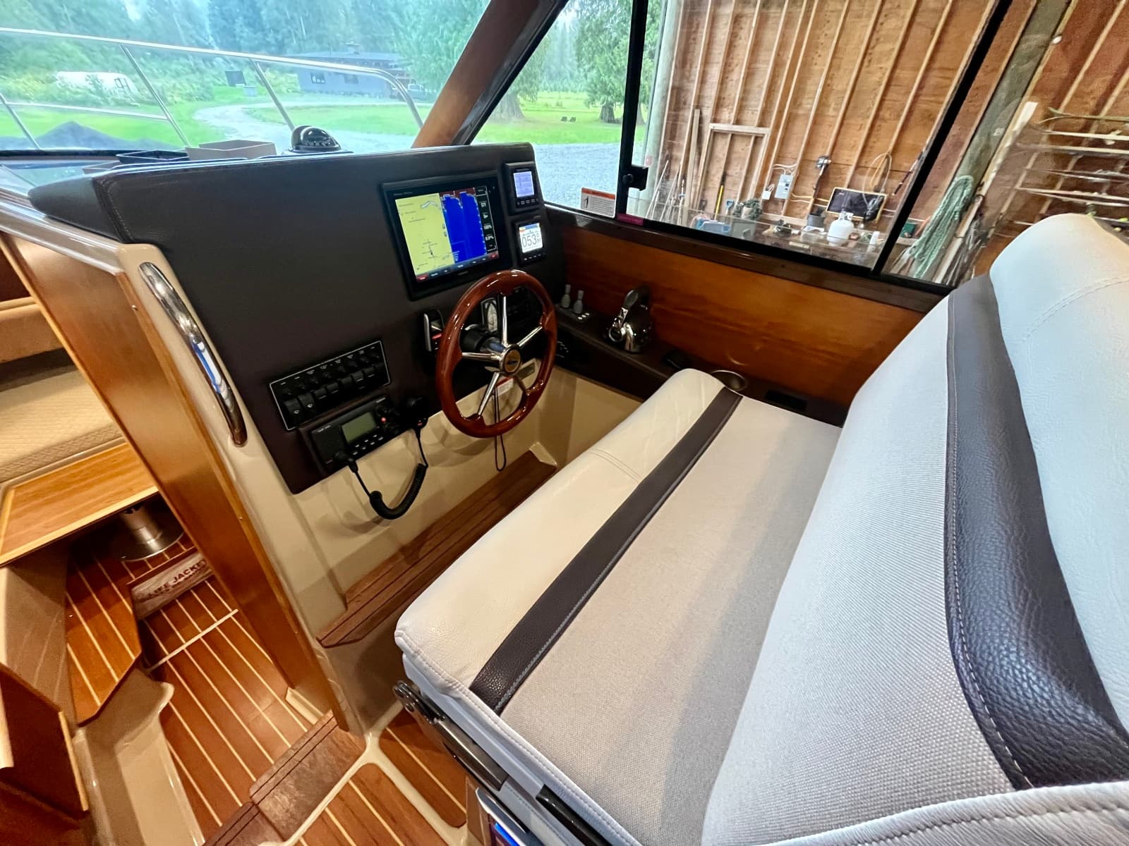 2017 Cutwater C-28 - Photo 21
