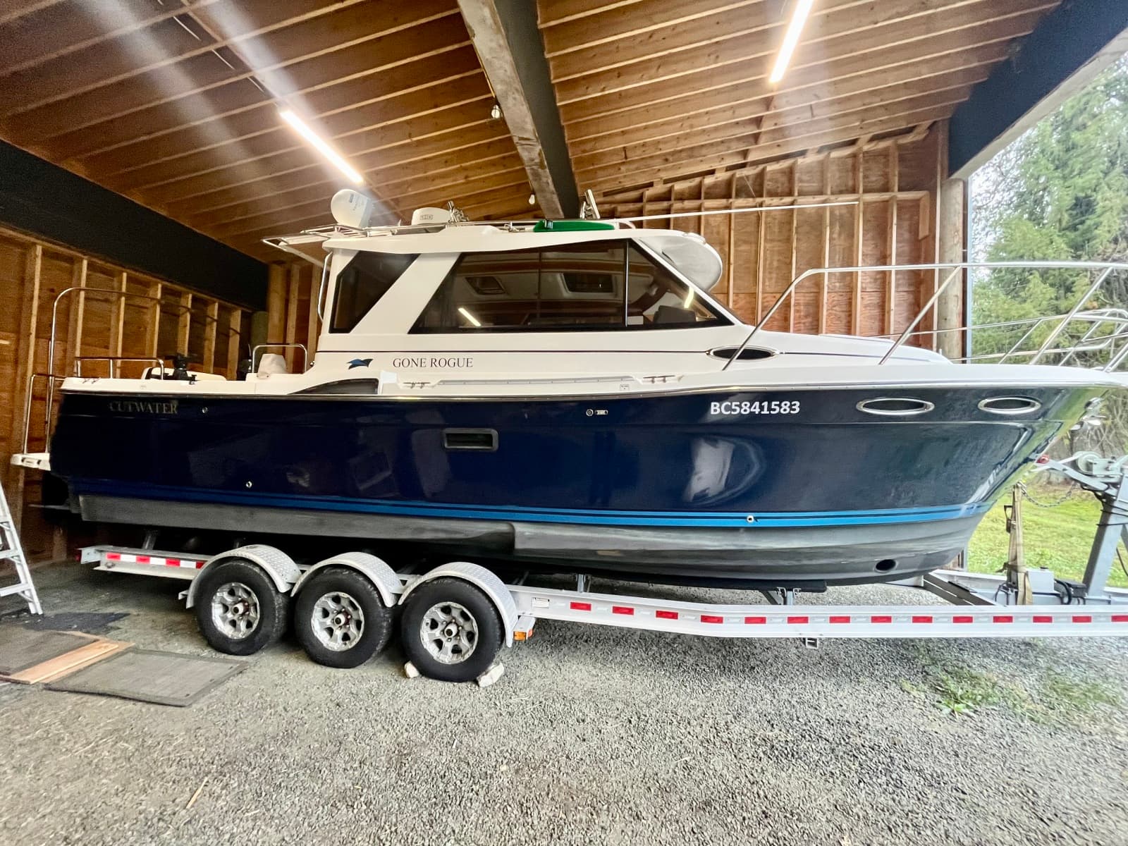 2017 Cutwater C-28 - Photo 1