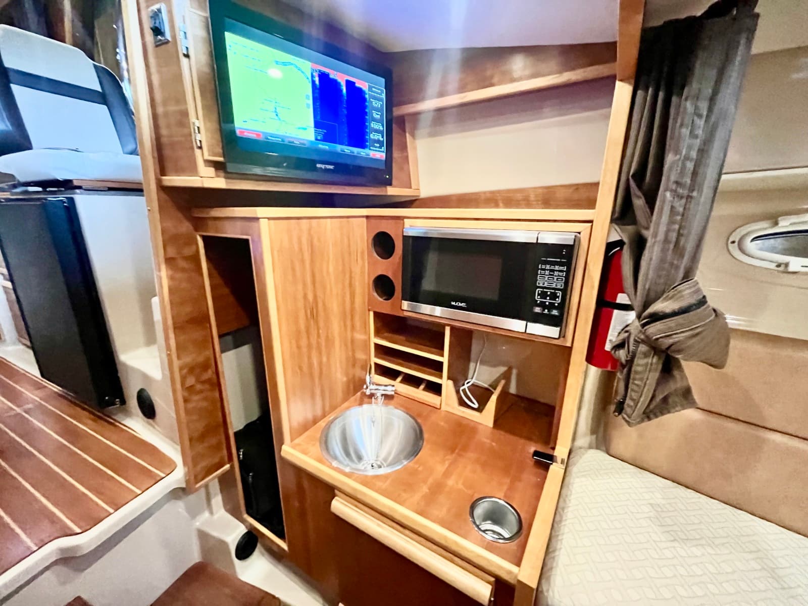 2017 Cutwater C-28 - Photo 29