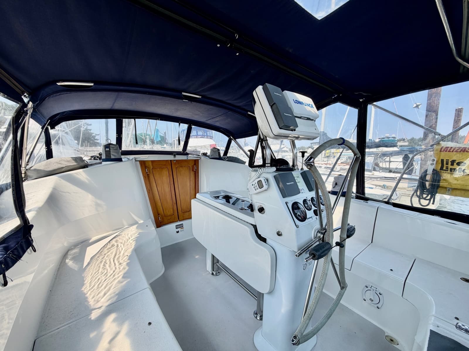 2003 Catalina 350 - Photo 10
