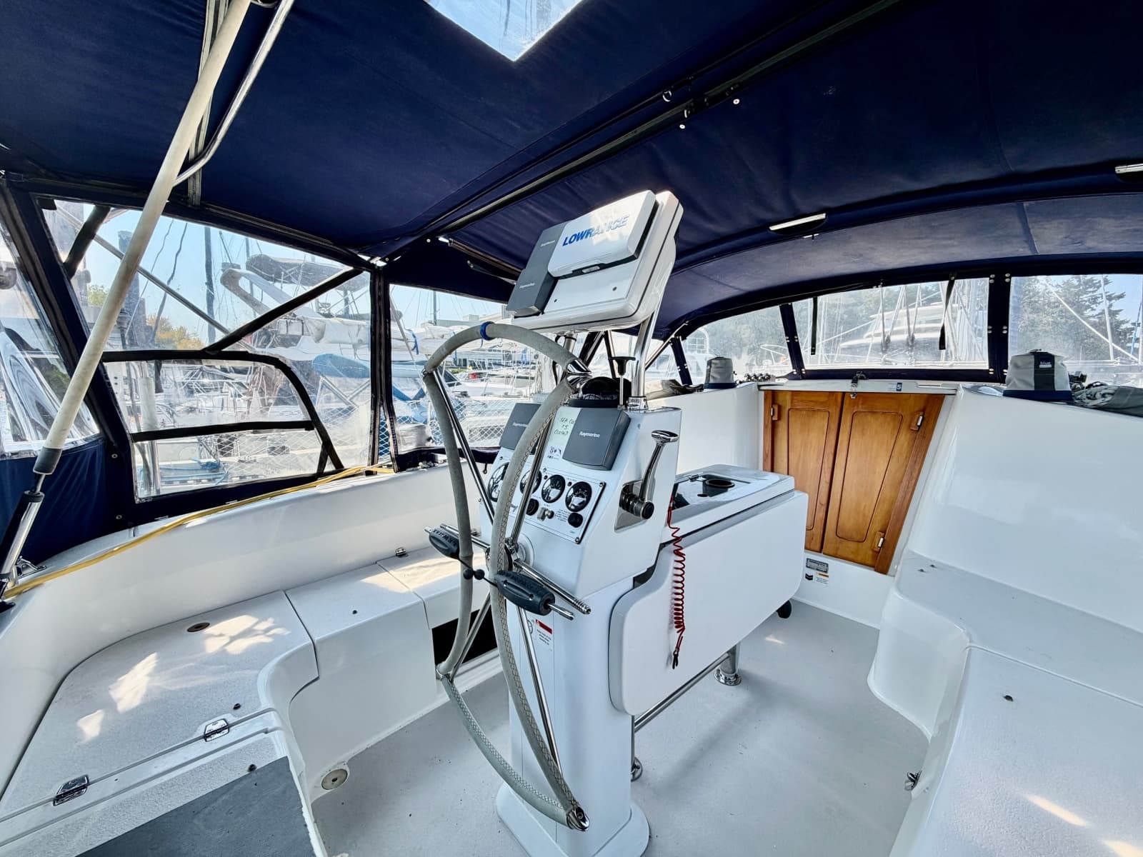 2003 Catalina 350 - Photo 11