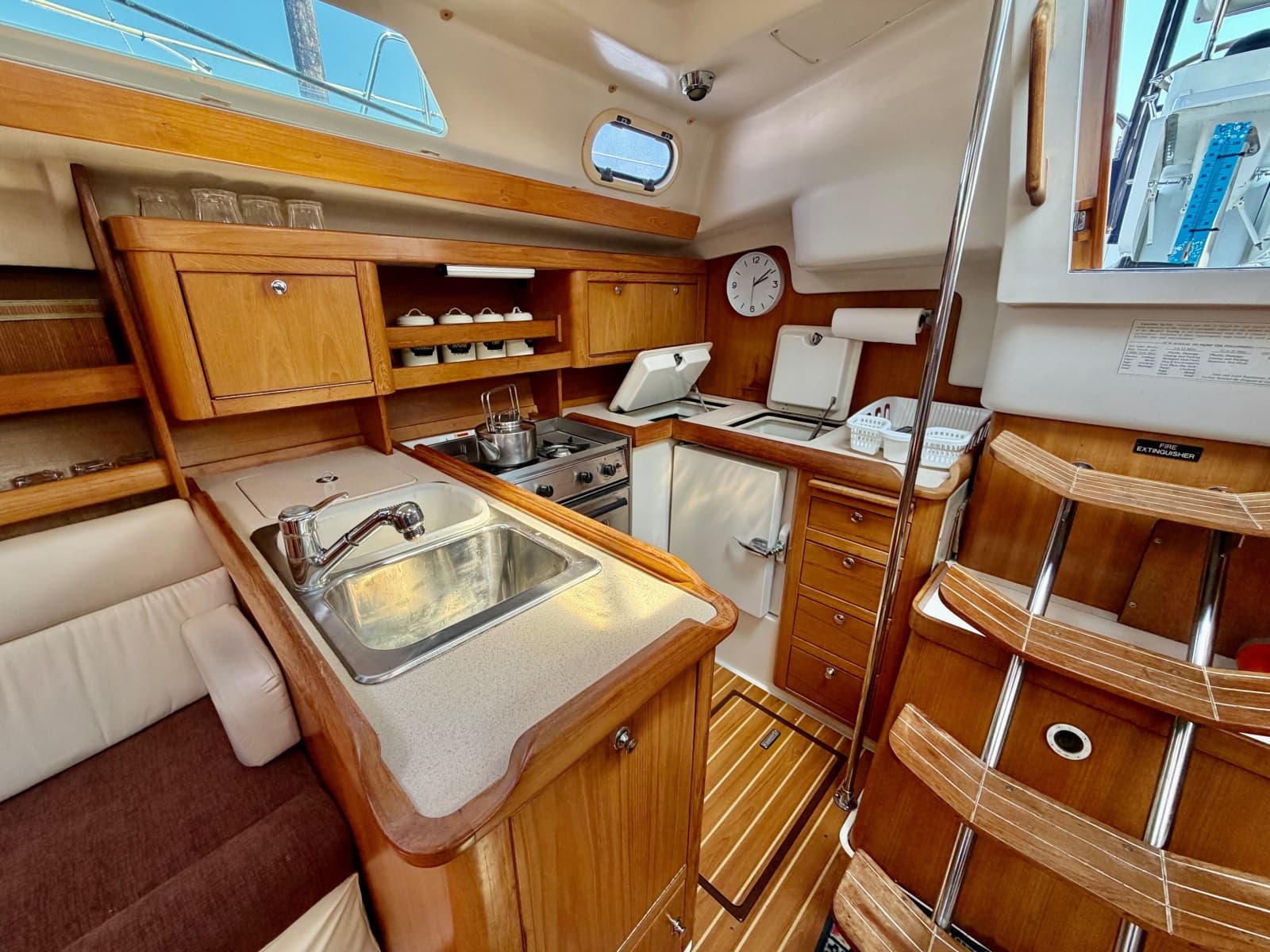 2003 Catalina 350 - Photo 23