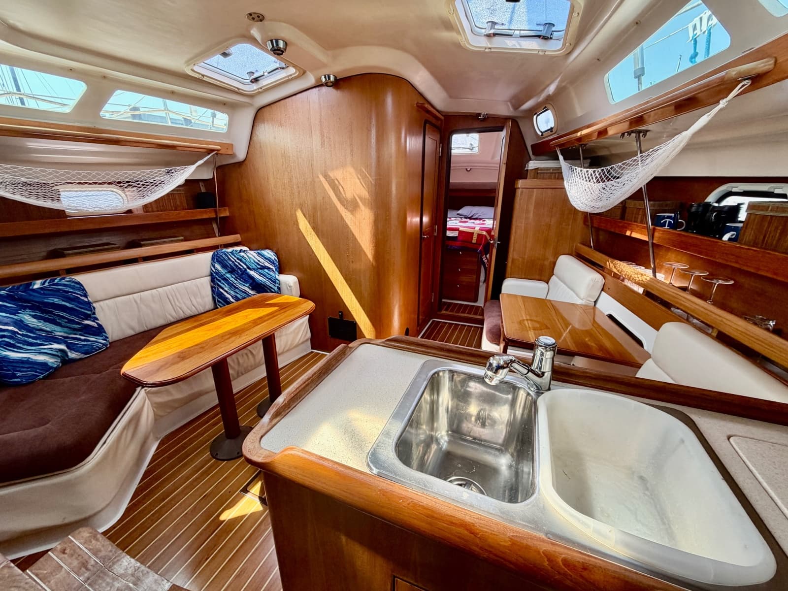 2003 Catalina 350 - Photo 24