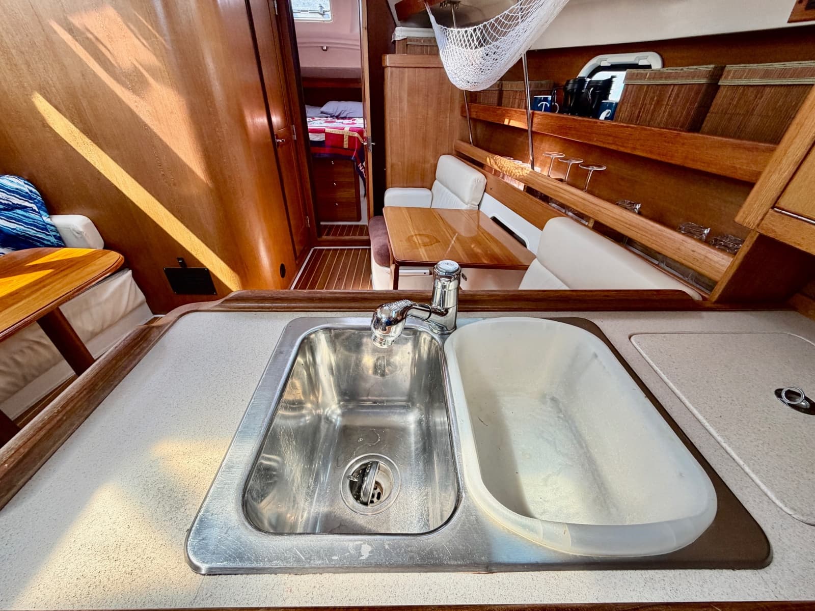 2003 Catalina 350 - Photo 25