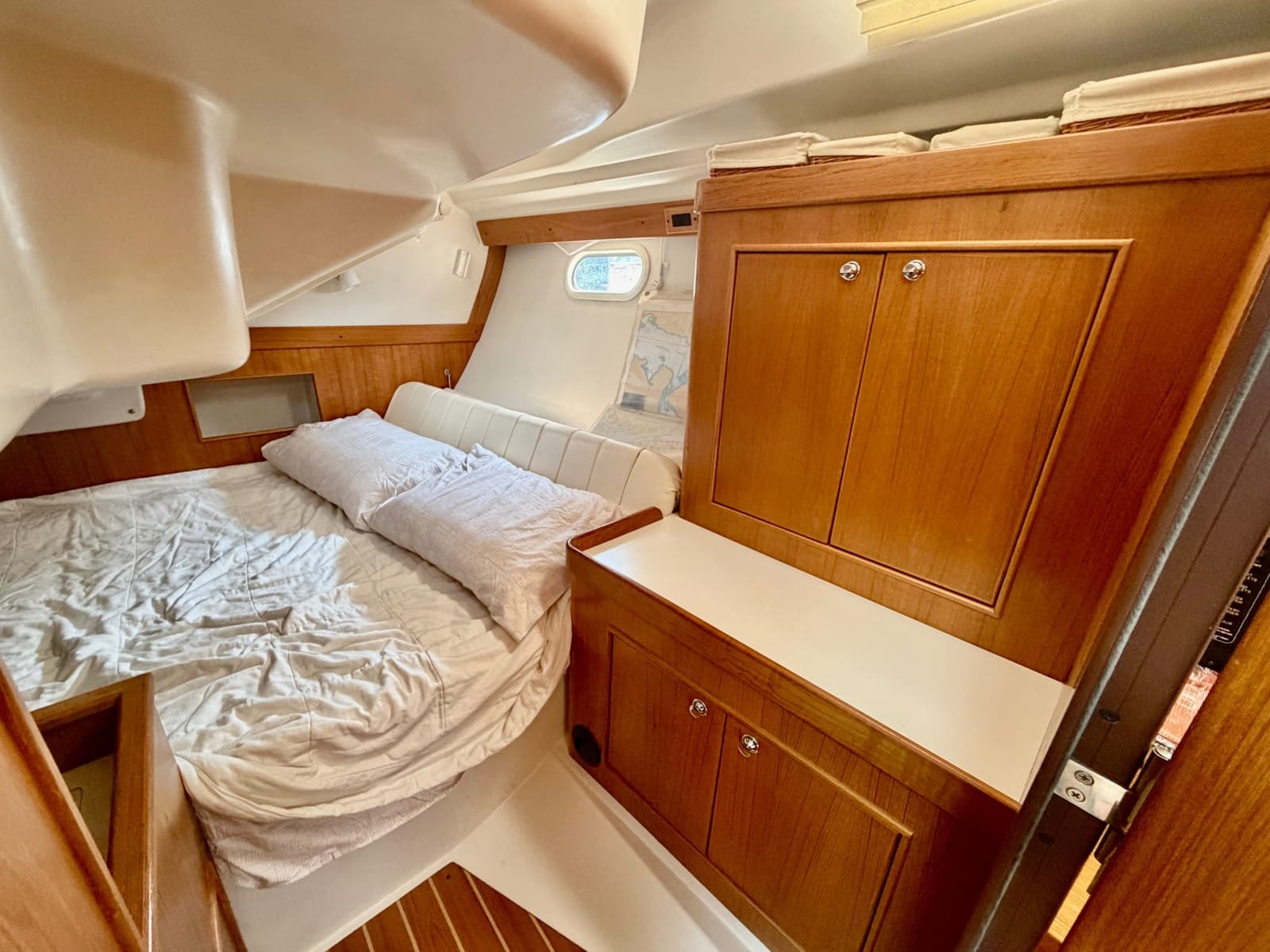 2003 Catalina 350 - Photo 32
