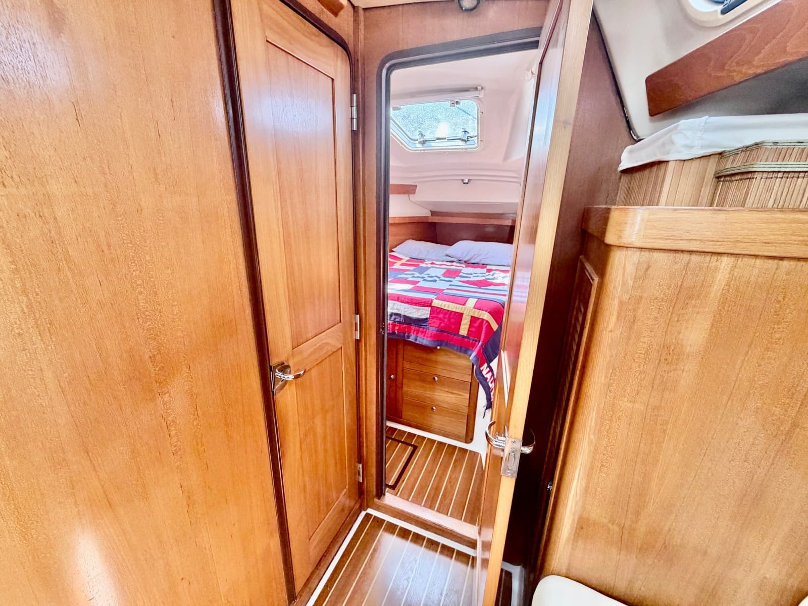 2003 Catalina 350 - Photo 35
