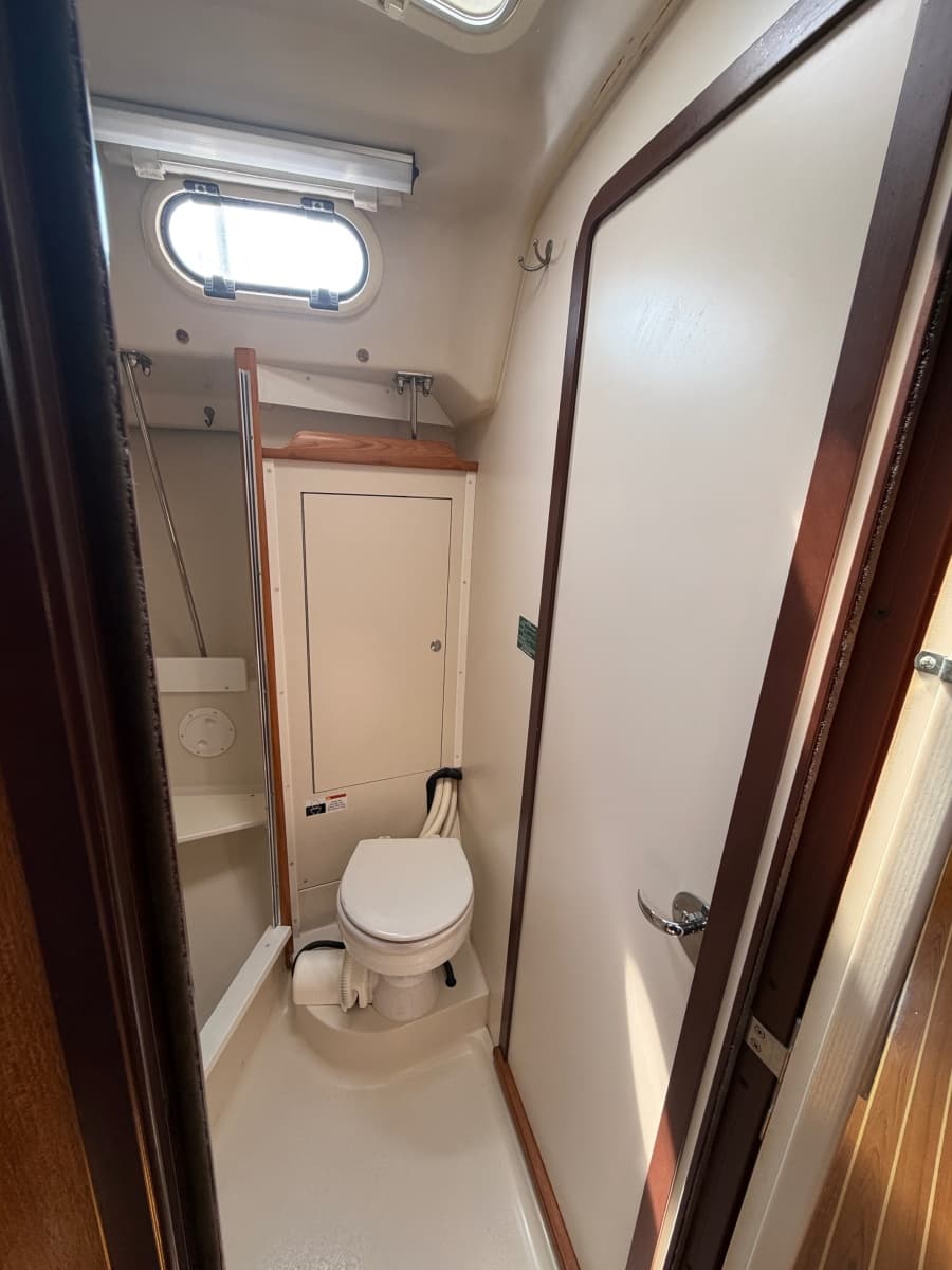 2003 Catalina 350 - Photo 36