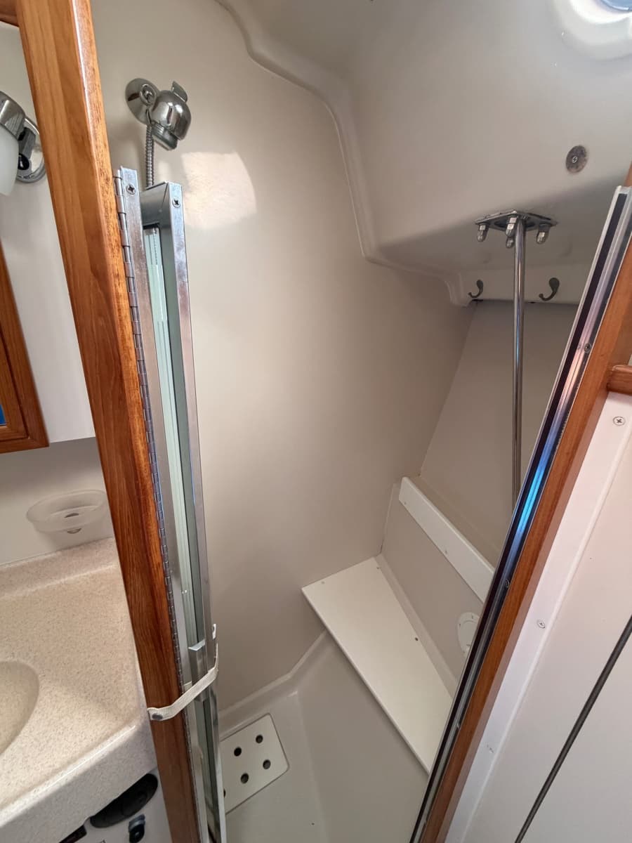 2003 Catalina 350 - Photo 38