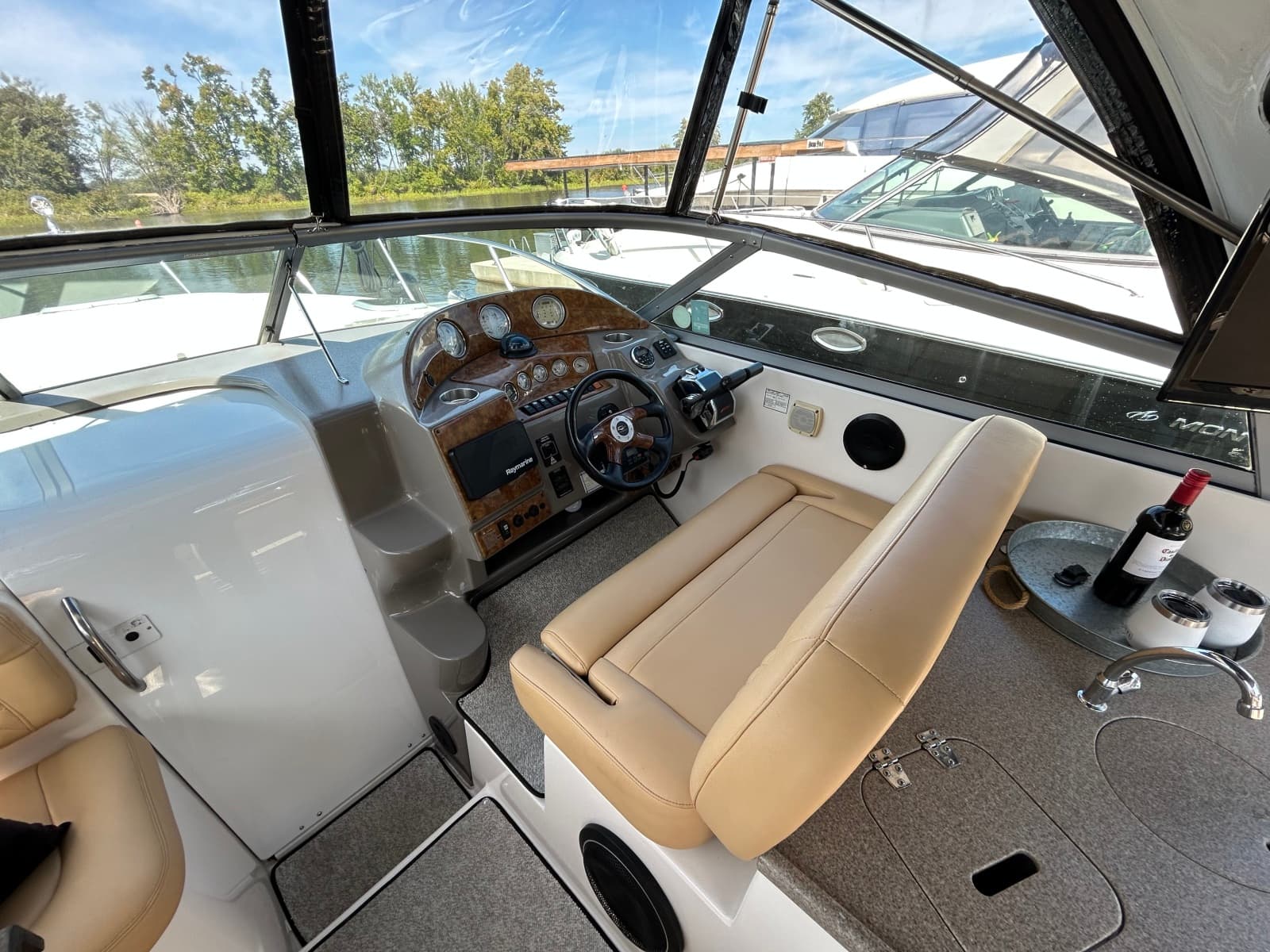 2006 Rinker 320 - Photo 13