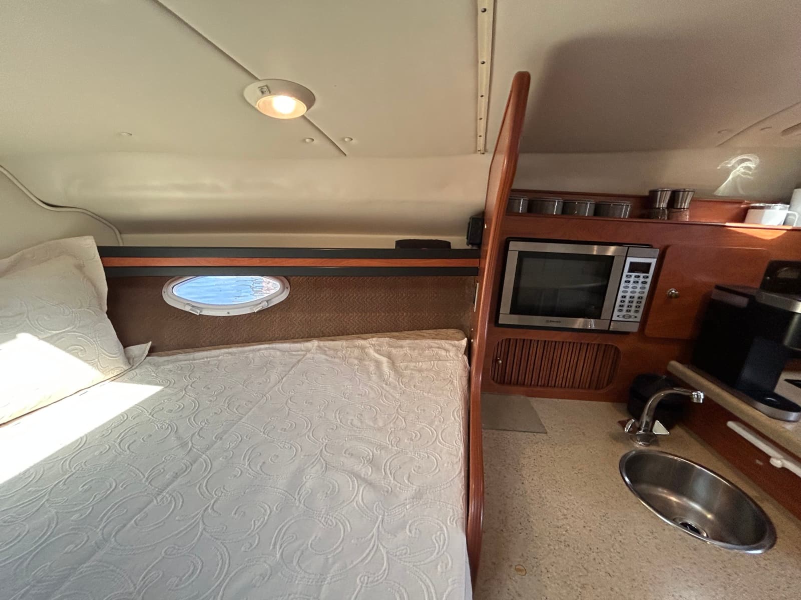 2006 Rinker 320 - Photo 23