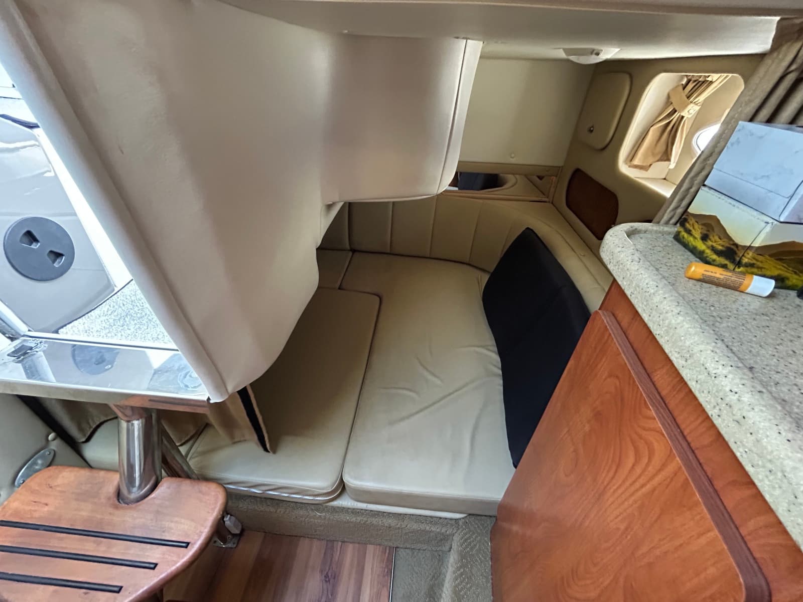 2006 Rinker 320 - Photo 26