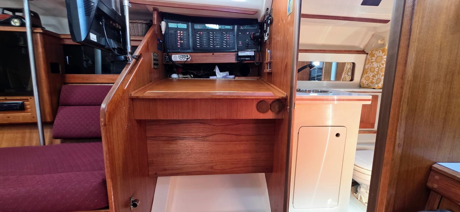 1988 Hunter 37 Legend - Photo 9