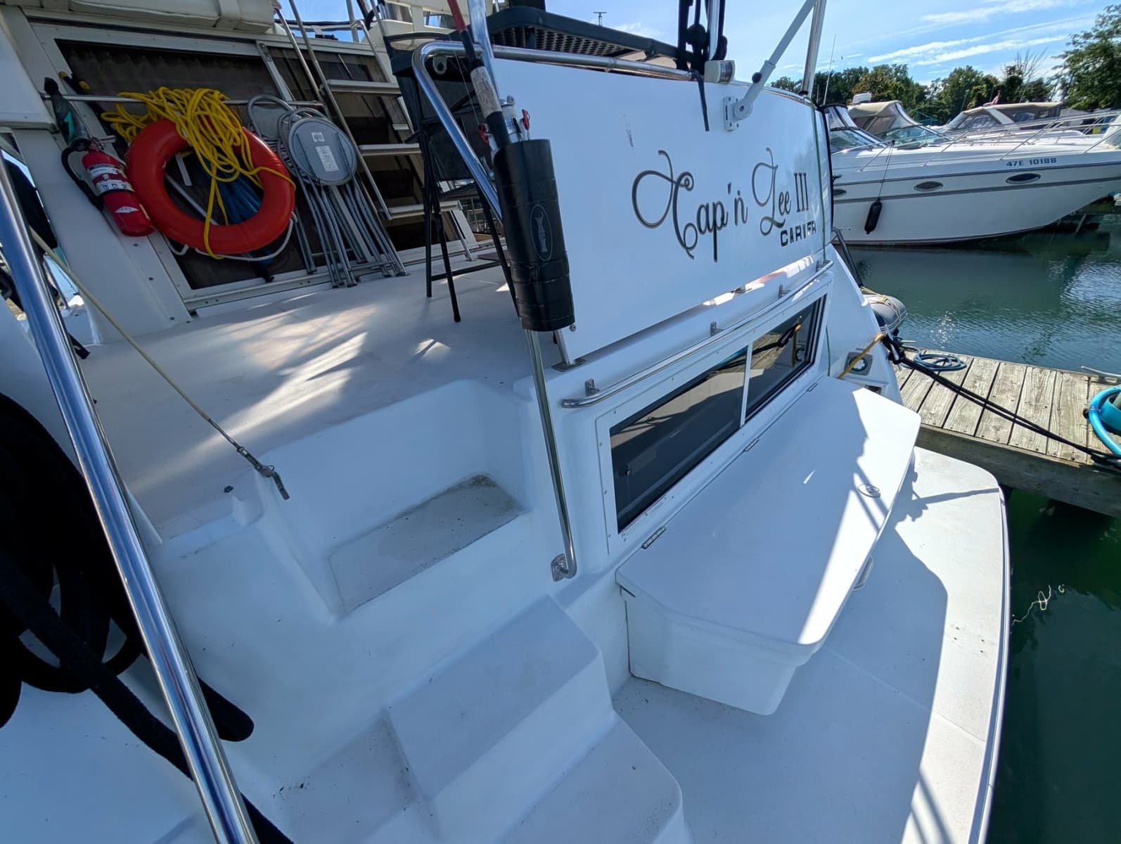 2001 Carver 326 Aft Cabin - Photo 17